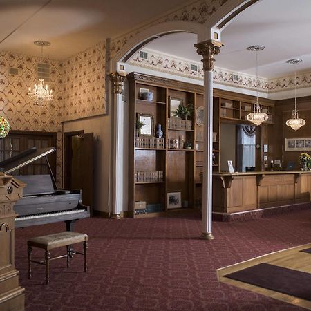 Decker Hotel & Bar Maquoketa Esterno foto